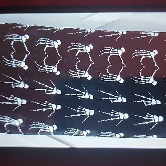 NWT BETSEY JOHNSON SKELTON HEART HANDS THROW THROW/ 2025 RELEASE 💀🖤☠️🖤 - Picture 8 of 8